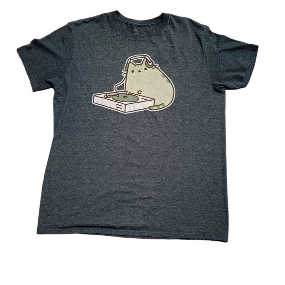 Mens DJ Pusheen size LARGE T-Shirt